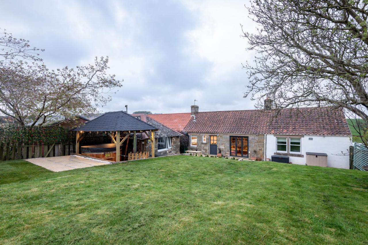 East Cottage * Wood Burning Hot Tub * Garden セント・アンドルーズ エクステリア 写真